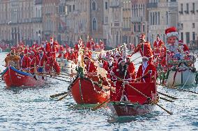 Santa Claus Regata - Venice