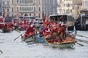 Santa Claus Regata - Venice