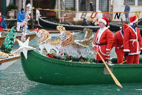 Santa Claus Regata - Venice