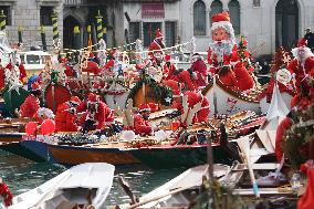 Santa Claus Regata - Venice