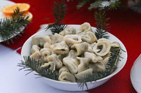 Annual Christmas Food Handout For People In Need In Krakow