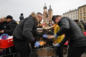 Annual Christmas Food Handout For People In Need In Krakow