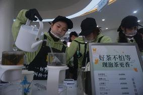 Xiangpiaopiao's First Offline Milk Tea Store in Hangzhou