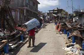 Residents Struggle To Recover After Cyclone Chido - Mayottte