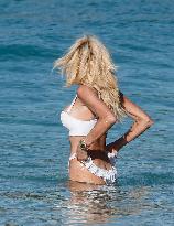 Victoria Silvstedt Enjoying The Sun In St Barths