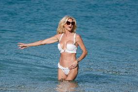 Victoria Silvstedt Enjoying The Sun In St Barths