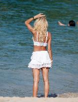 Victoria Silvstedt Enjoying The Sun In St Barths