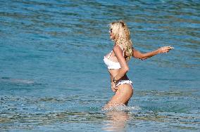 Victoria Silvstedt Enjoying The Sun In St Barths