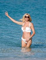 Victoria Silvstedt Enjoying The Sun In St Barths