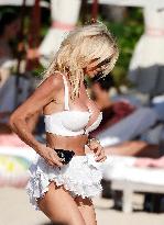 Victoria Silvstedt Enjoying The Sun In St Barths