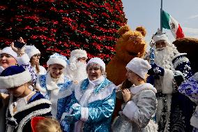 Russian Parade Of Ded Moroz And Snegurachkas On Christmas Eve In Mexico