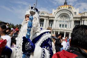 Russian Parade Of Ded Moroz And Snegurachkas On Christmas Eve In Mexico