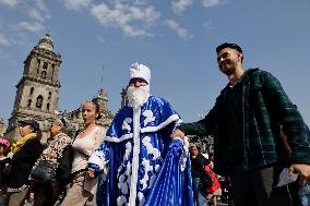 Russian Parade Of Ded Moroz And Snegurachkas On Christmas Eve In Mexico