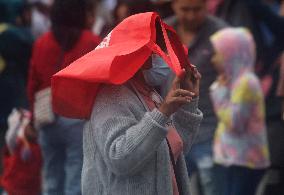 Rain And Low Temperatures Surprise Residents Of Mexico City