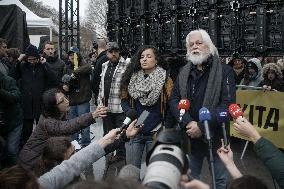 Paul Watson Celebrates Freedom With Supporters - Paris