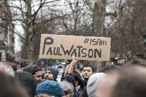 Paul Watson Celebrates Freedom With Supporters - Paris