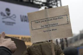 Paul Watson Celebrates Freedom With Supporters - Paris