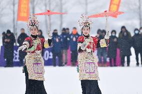 (SP)CHINA-JILIN-FOOTBALL-SNOWFIELD-VILLAGE SUPER LEAGUE-FRIENDLY MATCH