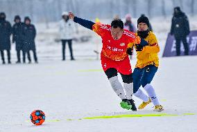 (SP)CHINA-JILIN-FOOTBALL-SNOWFIELD-VILLAGE SUPER LEAGUE-FRIENDLY MATCH