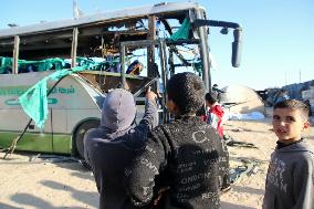 Israeli Army Attacked A Bus Sheltering Displaced Palestinians In Khan Yunis