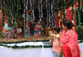 Christmas Preparation In Kolkata, India - 23 Dec 2024