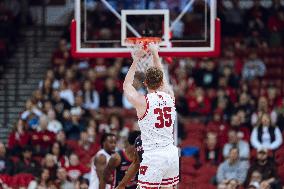 Wisconsin Badgers Vs. Detroit Mercy Titans