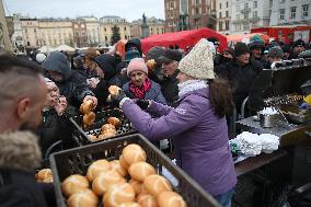 28 Christmas Eve For The Homeless And Needy In Krakow