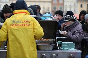 28 Christmas Eve For The Homeless And Needy In Krakow