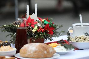 28 Christmas Eve For The Homeless And Needy In Krakow