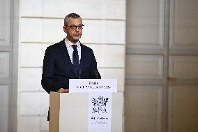 France Unveils New Government - Paris