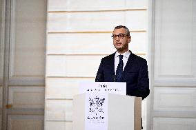 France Unveils New Government - Paris