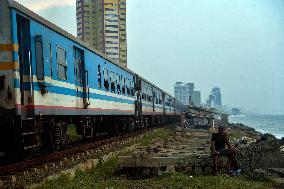 Coastal Railway Line In Colombo - Sri Lanka