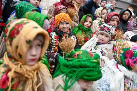 Christmas didukh installed in Kyiv