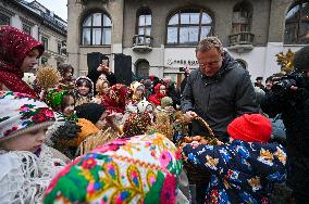 Christmas didukh installed in Kyiv