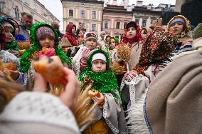 Christmas didukh installed in Kyiv