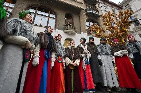 Christmas didukh installed in Kyiv