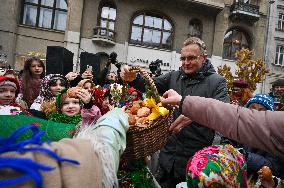 Christmas didukh installed in Kyiv