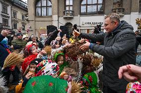 Christmas didukh installed in Kyiv