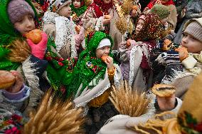 Christmas didukh installed in Kyiv