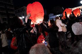 Christmas Eve With The 'Night Of Wishes' In Athens