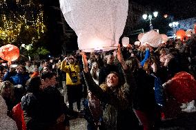 Christmas Eve With The 'Night Of Wishes' In Athens