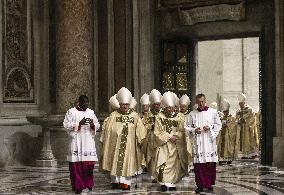 Pope Francis Opens Holy Door To Launch Jubilee 2025 - Vatican