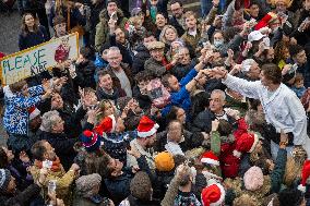 Smithfield Meat Market Christmas Eve Auction - London