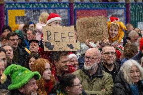 Smithfield Meat Market Christmas Eve Auction - London