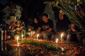 Portuguese Descendants' Cemetery Pilgrimage On Christmas Eve