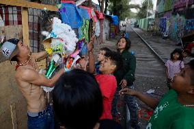 Migrants Spend Christmas Stranded In Mexico City