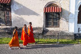 Daily Life In Galle