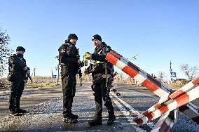 Zaporizhzhia police officers deliver Peace Light of Bethlehem to colleagues in frontline territories