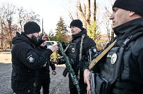 Zaporizhzhia police officers deliver Peace Light of Bethlehem to colleagues in frontline territories