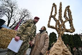 Ukraines coat of arms made of didukhs installed in Lviv